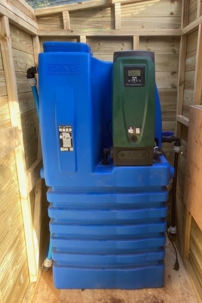 New pump and tank installed for garden irrigation project by Oakridge Water